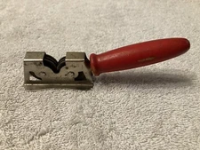 Vintage 1930's Eversharp VOOS Co New Haven, Conn Red Wood Handle Knife Sharpener
