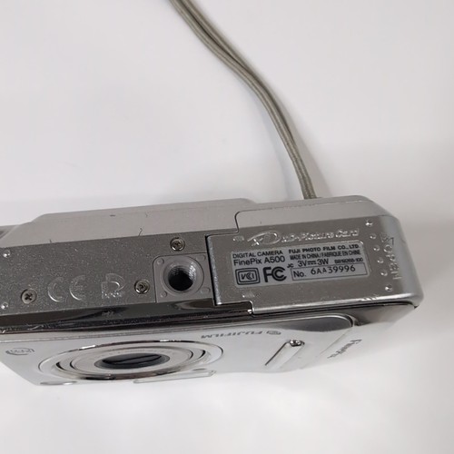 Fujifilm FinePix A500 5.1MP Digital Camera - Silver For Parts Powers On - Afbeelding 7 van 10