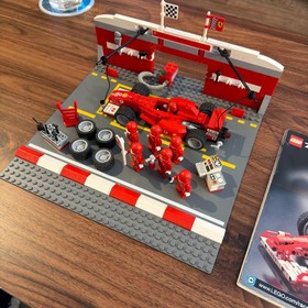 LEGO Ferrari F1 Pit Set 8375 Racers 100% Complete Set w/ Manual