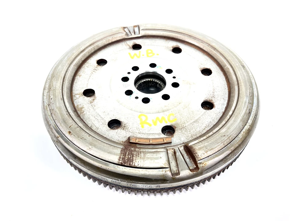 2016–2023 奥迪 TT QUATTRO S3 签名 TRANS FLYWHEEL 21K 06J105266T 原始设备制造商 (E:) — 第 3/4 张图片