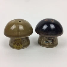VTG Vandor Japan Ceramic Mushroom  Salt & Pepper Shakers 1.75” Tall Used