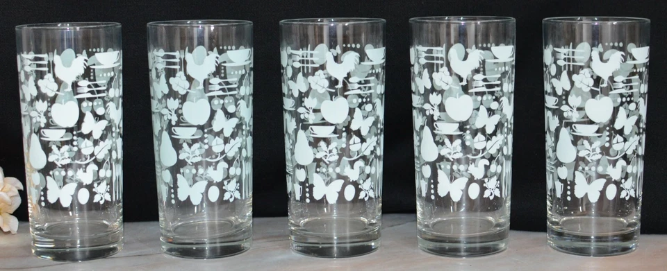 Set of 5 Blue and Clear Glass Tumblers Kitchen/ Farm Design/ Squirrel, Apples - Image 3 of 4