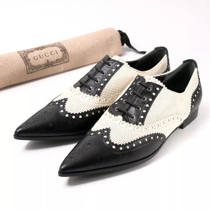 GUCCI Escarpins Taille 35,5 Bout Pointu Brogueing Chaussures à Lacets Bicolores Made in I...