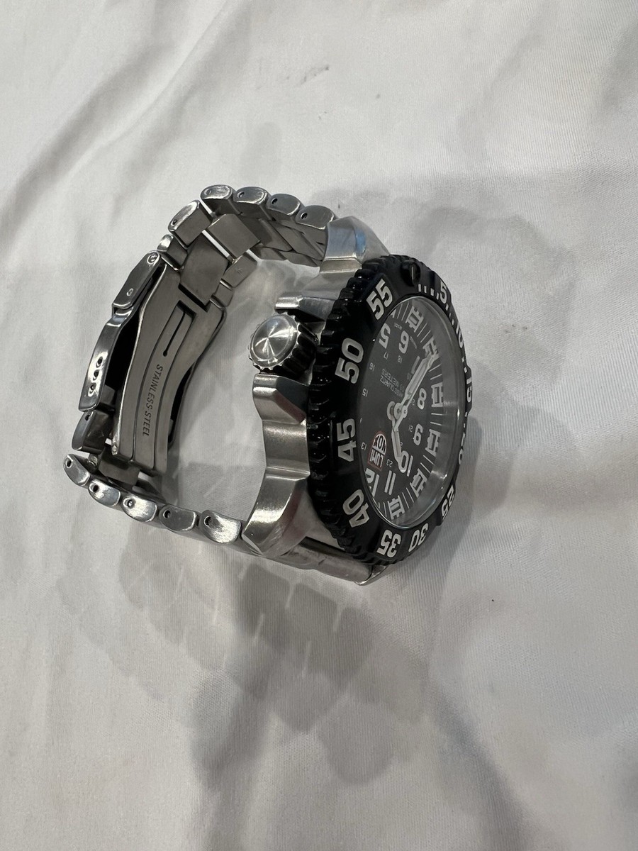 Luminox Series 3150 Colormark Series Stainless Steel Face And Band