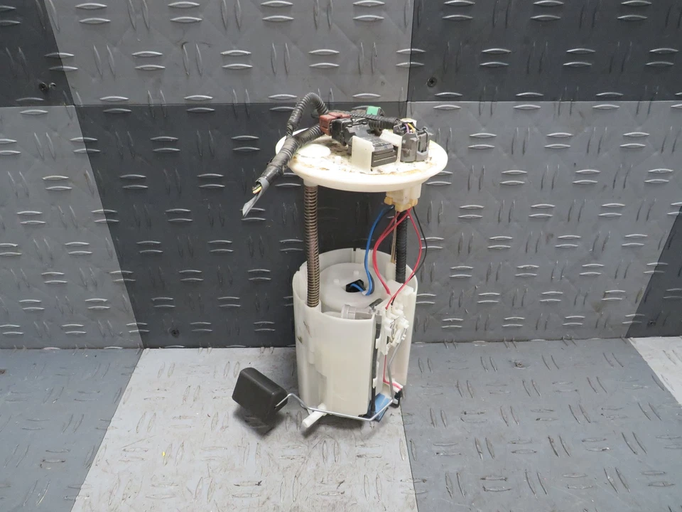 2013 Mitsubisn Outlander Sport Fuel pump Assyawd OEM 1760A301 - Image 2 of 2