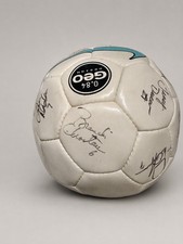 22 Signatures ‘99 Women’s World Cup MIA Hamm, Brandi Chastain, Aly Wagner & more