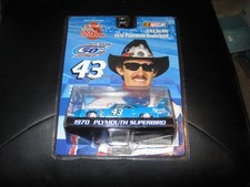 Racing Champions 1/43 Richard Petty #43 1970 Plymouth Superbird 50th Anniversary