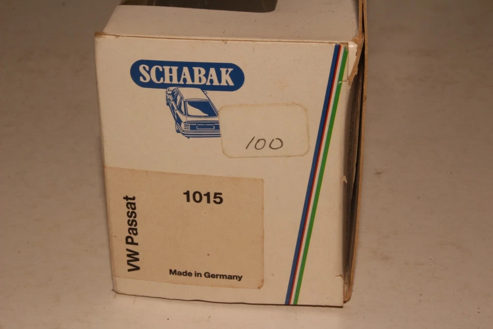 Schabak Volkswagen Passat седан, масштаб 1:43 литой в коробке - Изображение 3 из 4