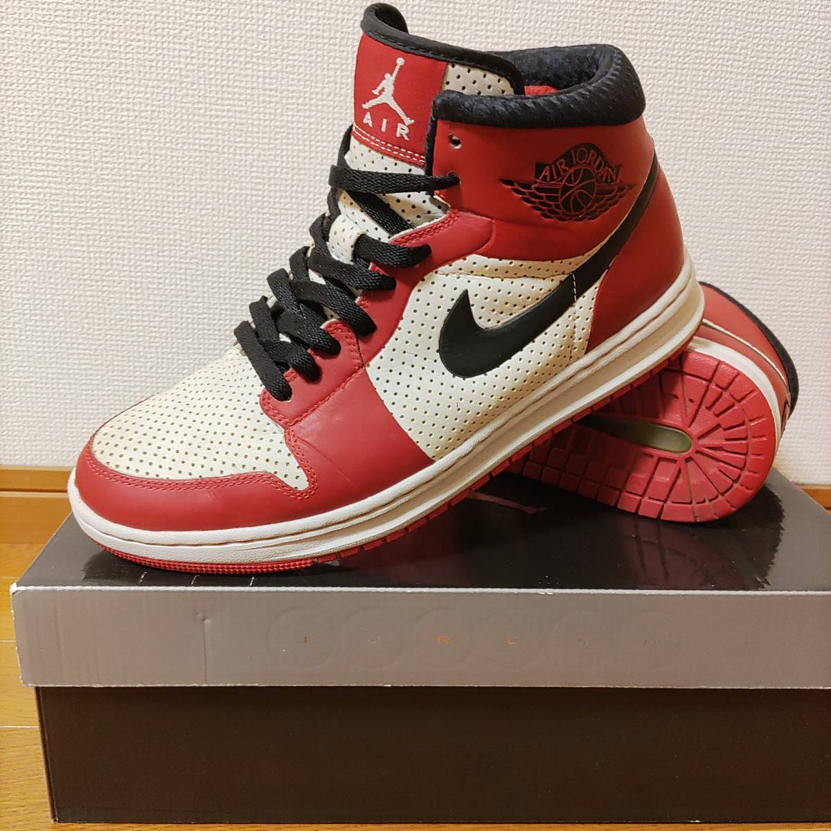 NIKE Men 9.5US Jordan Alpha 1 White Red Chicago Black Air Jordan1 