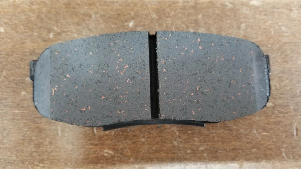 Pastillas de freno delanteras y traseras de cerámica genuina Toyota Tundra 2007-2017 sin cuñas Foto 2 de 4