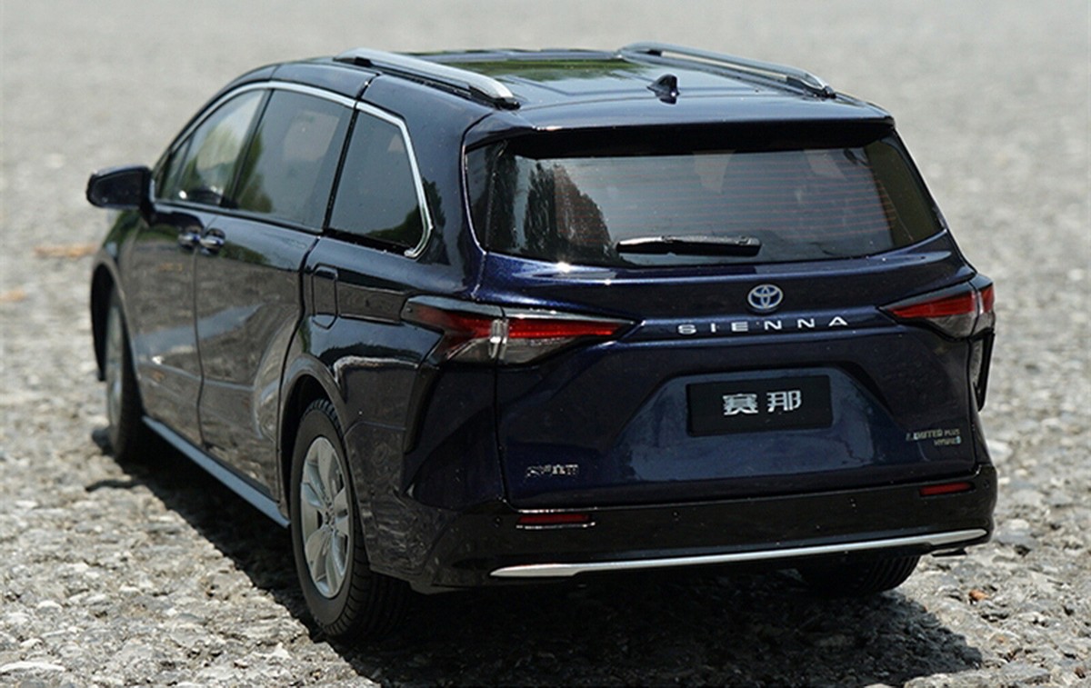 1/18 Scale Toyota SIENNA 2021 Blue Diecast Car Model Toy
