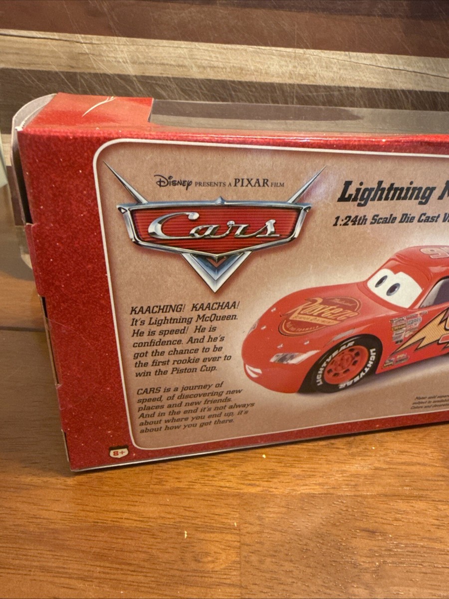 LIGHTNING MCQUEEN DISNEY PIXAR CARS RUST-EZE 1/24 HOT WHEELS