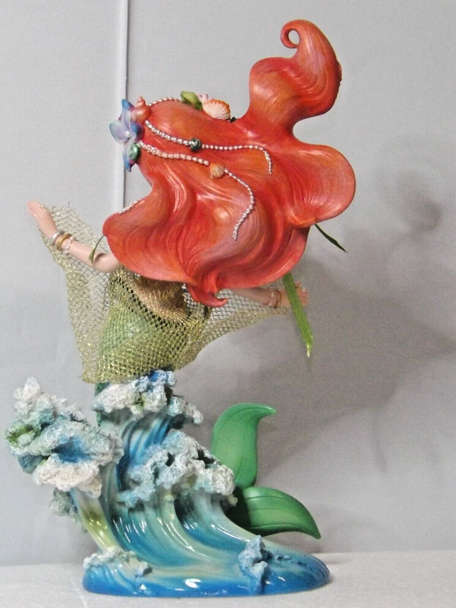 Disney Showcase The Little Mermaid Ariel Couture de Force Figurine