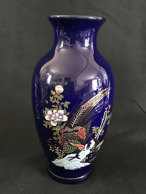 青い絵柄の陶器　電がさ　ヴィンテージ Vintage Japanese Cobalt Blue Porcelain Vase with Pheasants 7.5