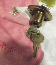 NEW VINTAGE CAM LOCK w/2 ILCO MADE IN USA N54G KEYS