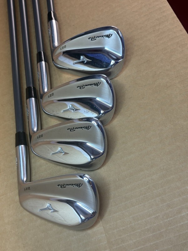 Mizuno Pro 221 Iron Set (4-PW) Combo