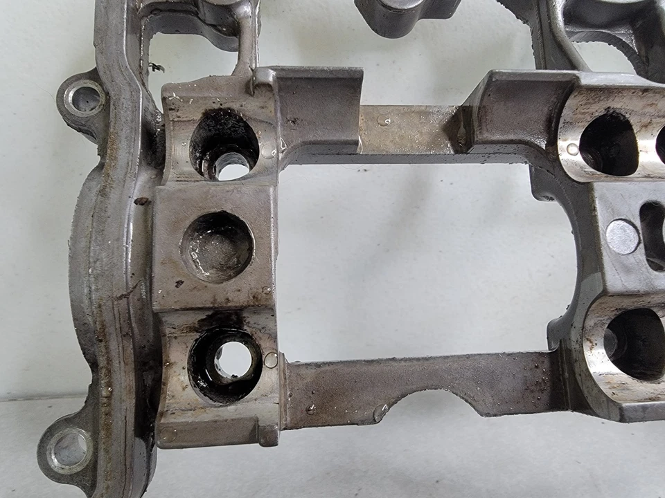 99-01 Subaru Outback Legacy EJ 2.5 SOHC Cam Hold Down Bracket Rocker Carrier OEM - Image 3 of 4