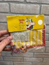 Vintage SMOKIE PETS 1950s Rack Pack Toy Made In Japan Dime Store Novelty Gag