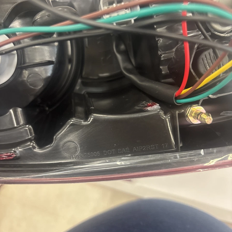 Mazda CX-5 2013-2016 left + right Tail Light Assembly YH03-35-005 - Изображение 3 из 4