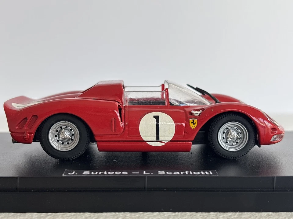 Ferrari 330 P2 #1 Nurburgring 1965 Model Box 8448 1/43 - Photo 2/4