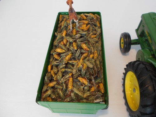 Custom 1984 Ertl 1:16 John Deere Model "R" Tractor & Wagon w/Load Set, #544/#529 - Picture 21 of 23