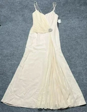 Daymor Couture Gown Dress Womens 8 Beige Champagne Sweetheart Neck Brooch New