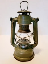 Vintage FEUERHAND 175 K149/1  SUPERBABY OIL LANTERN Original  Green Paint 8 in