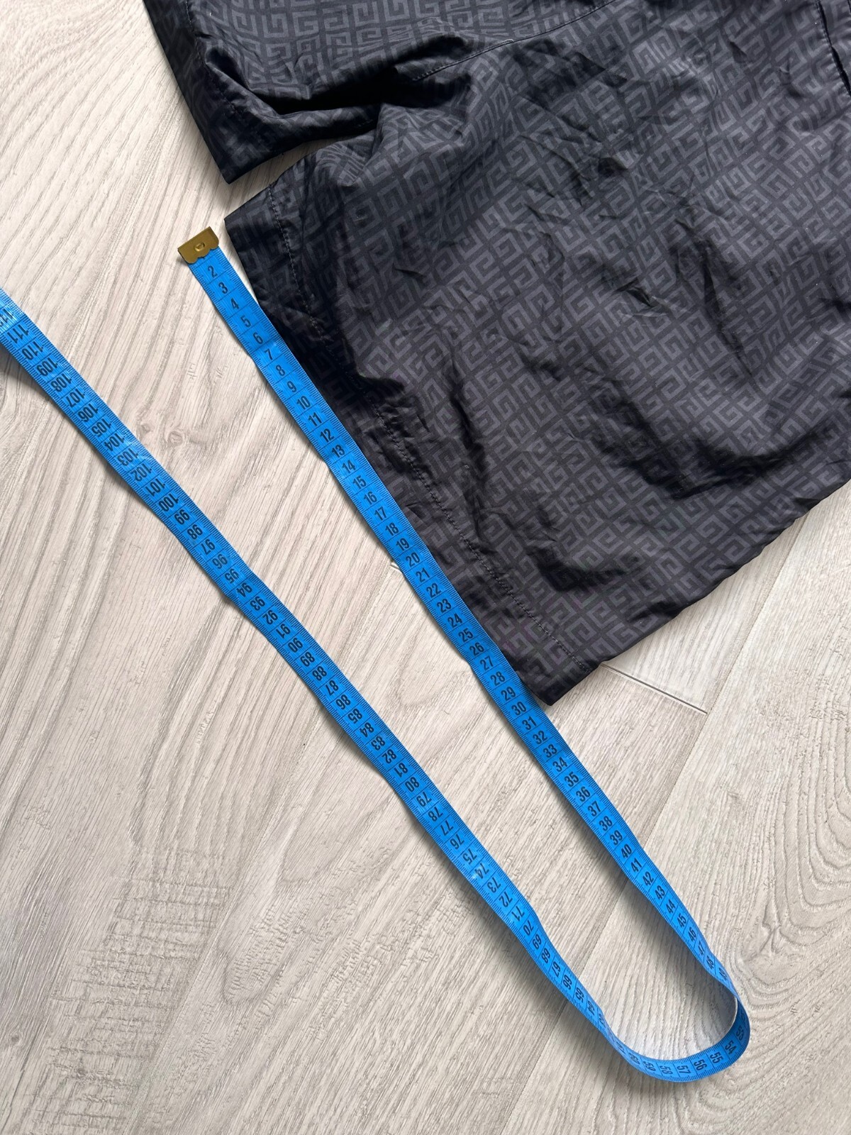 Givenchy authentic monogram pull on classic moder… - image 4