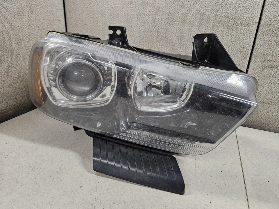 Dodge Charger R/T SRT8 2011-2014 pasajero derecho conjunto de lámpara de faro HID fabricante de equipos originales Foto 4 de 4