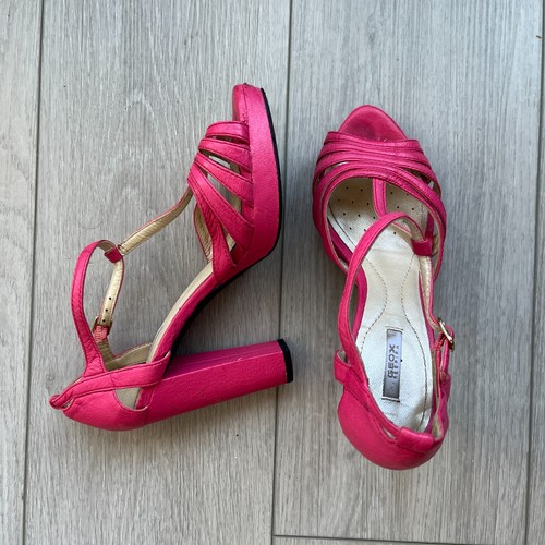 Geox Respira Pink Italian Patent Leather T-Strap Block Heels US 6 / EU 36