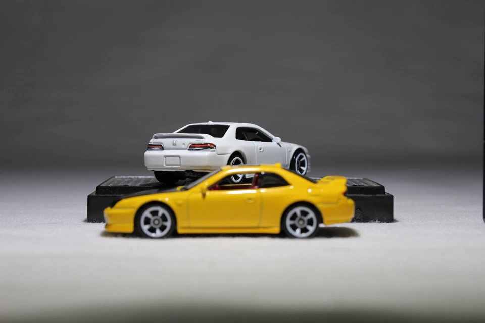 Hot Wheels 1998 Honda Prelude Yellow & White - Image 2 of 4