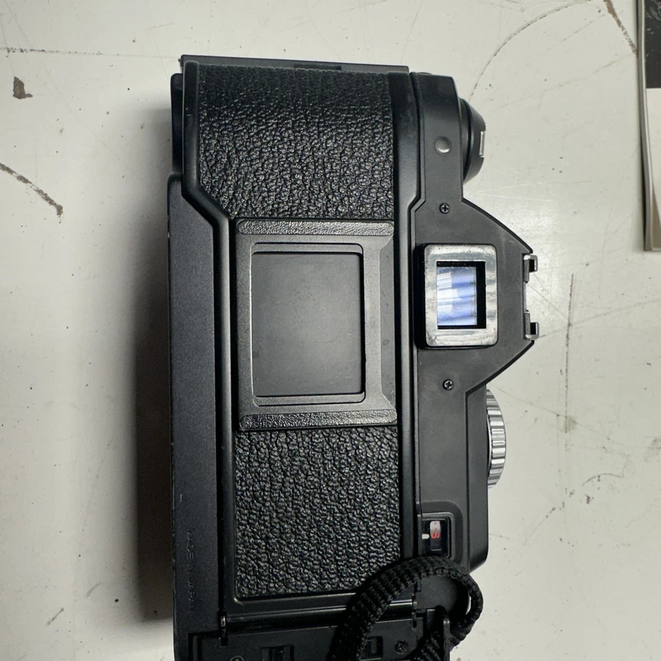 Cuerpo de cámara fotográfica Konica FS-1 35 mm SLR, flash Vivitar 2800 con 4 lentes y estuche Foto 2 de 4