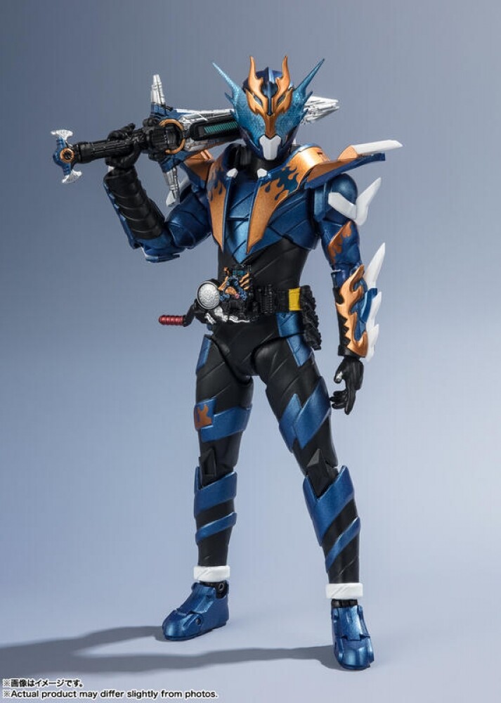 US SHF Kamen Rider Build Cross Z Heisei Edition 5.7in Action