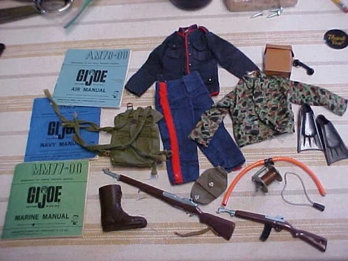 GIJoe 1964 Lot Manuels Clothes Weapons Original Hasbro