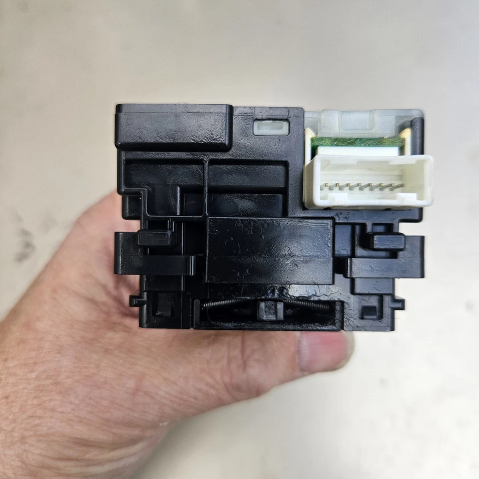 2005-2008 Nissan Frontier Headlight Turn Signal Control Switch OEM 25540-EA00B/A - Image 4 of 4