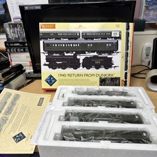 Hornby R3302 OO Gauge 1940 Return From Dunkirk Limited Edition Train Pack + COA
