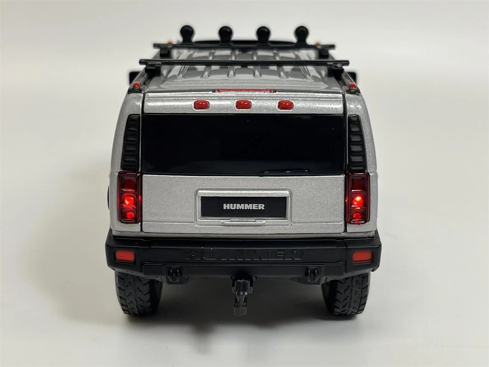 Hummer H2 Silver LHD 1:32 Scale Light & Sound Tayumo 32160011 - Image 4 of 4