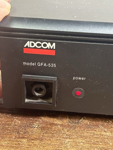 Adcom GFA-535 stereo amplifier Tested & working! (Missing Button) - Picture 3 of 11