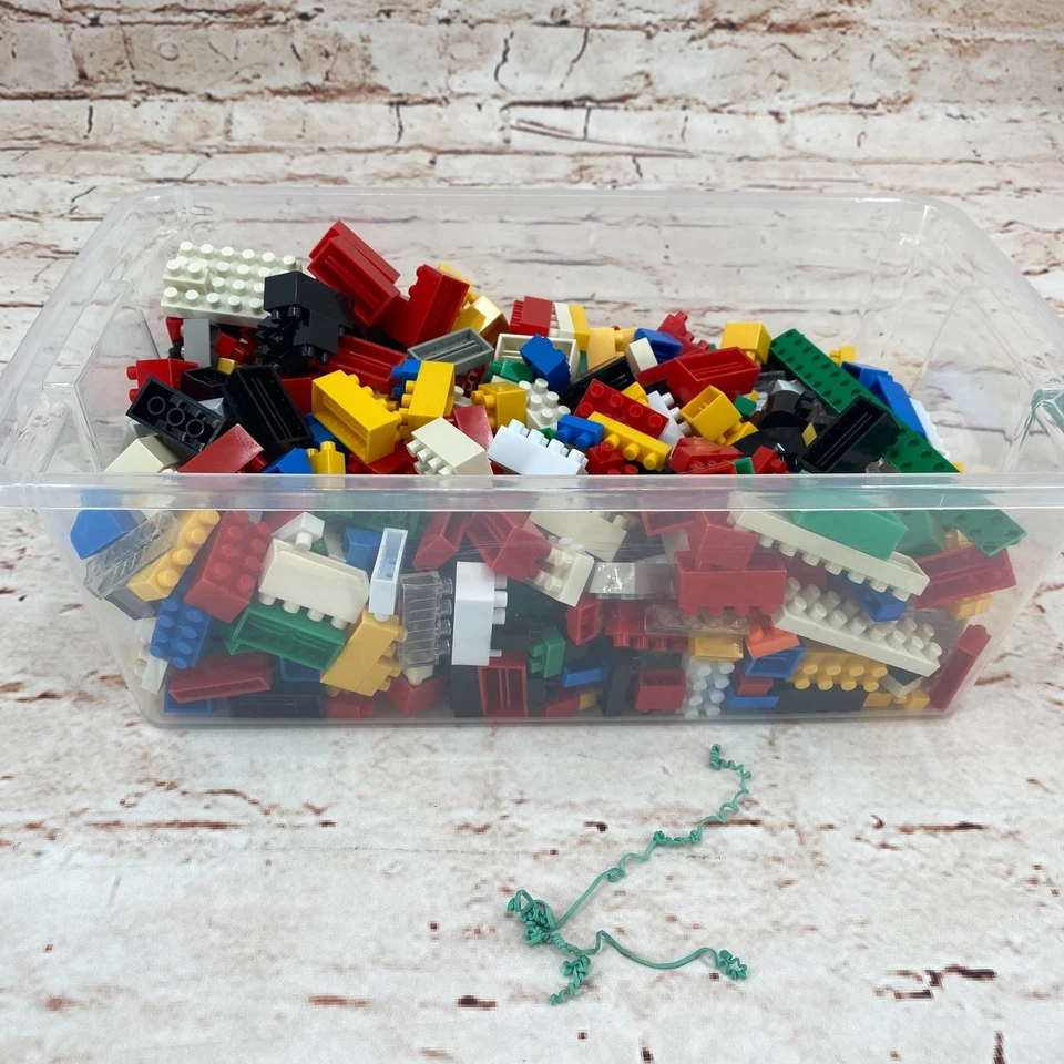 LEGO Bulk Bricks 2 Pounds 5 Ounces (2.5 lbs) Assorted Colors - Image 2 of 4