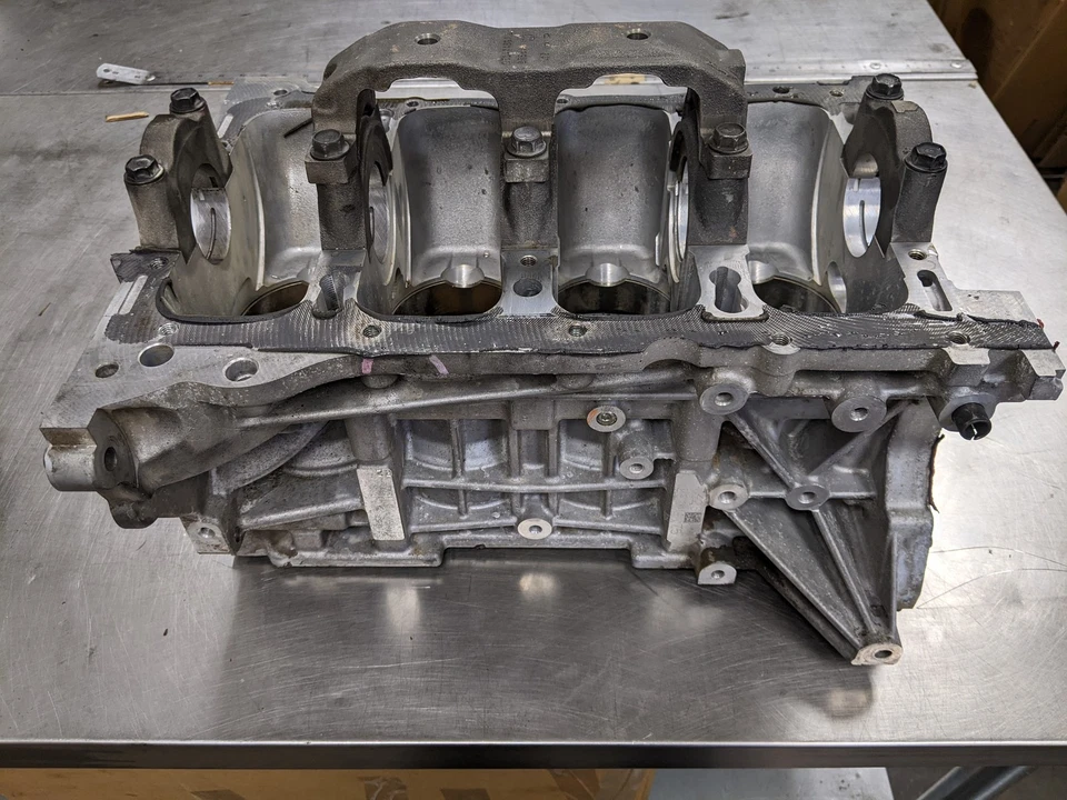 Bloco de cilindros de motor de 2015 Chrysler 200 2.4 - Imagem 3 de 4