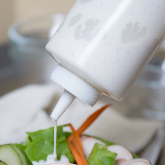 clear plastic condiment bottles