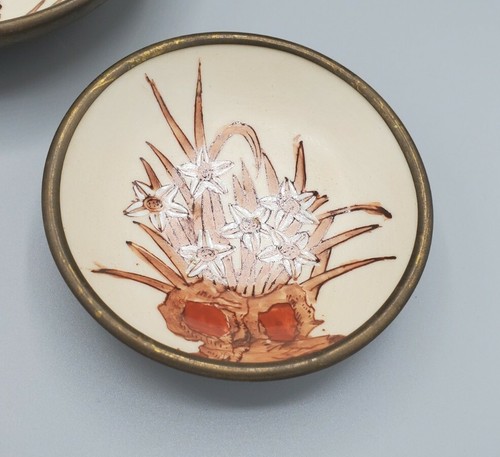 Set Of 2 Vintage Porcelain Flower Dishes Copper Back - Picture 3 of 5