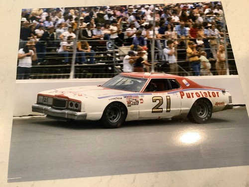 DAVID PEARSON & WOOD BROS AUTOGRAPHED 2011 NASCAR HALL OF FAME DIECAST & CARD - Picture 18 of 18