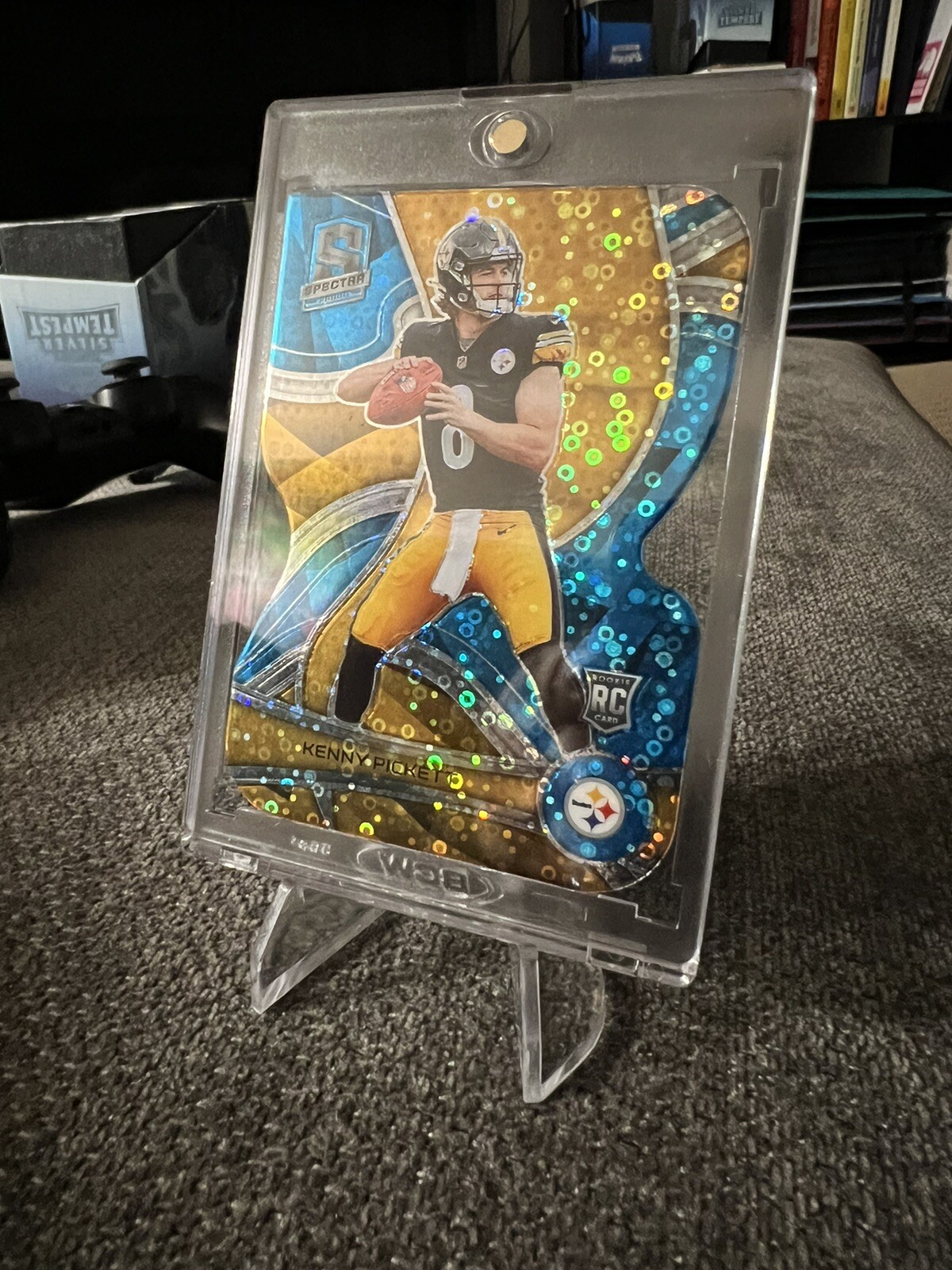 2022 Spectra Neon Blue Die Cut Rookie Prizm Refractor #136 Kenny Pickett RC /50