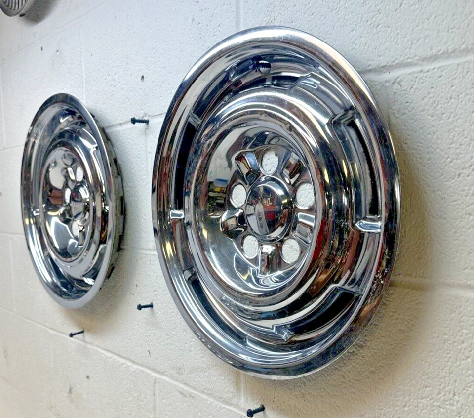 2 tapacubos traseros de 14" Mercury Comet/Cyclone/Marauder 1964-67 (5505 Foto 2 de 4
