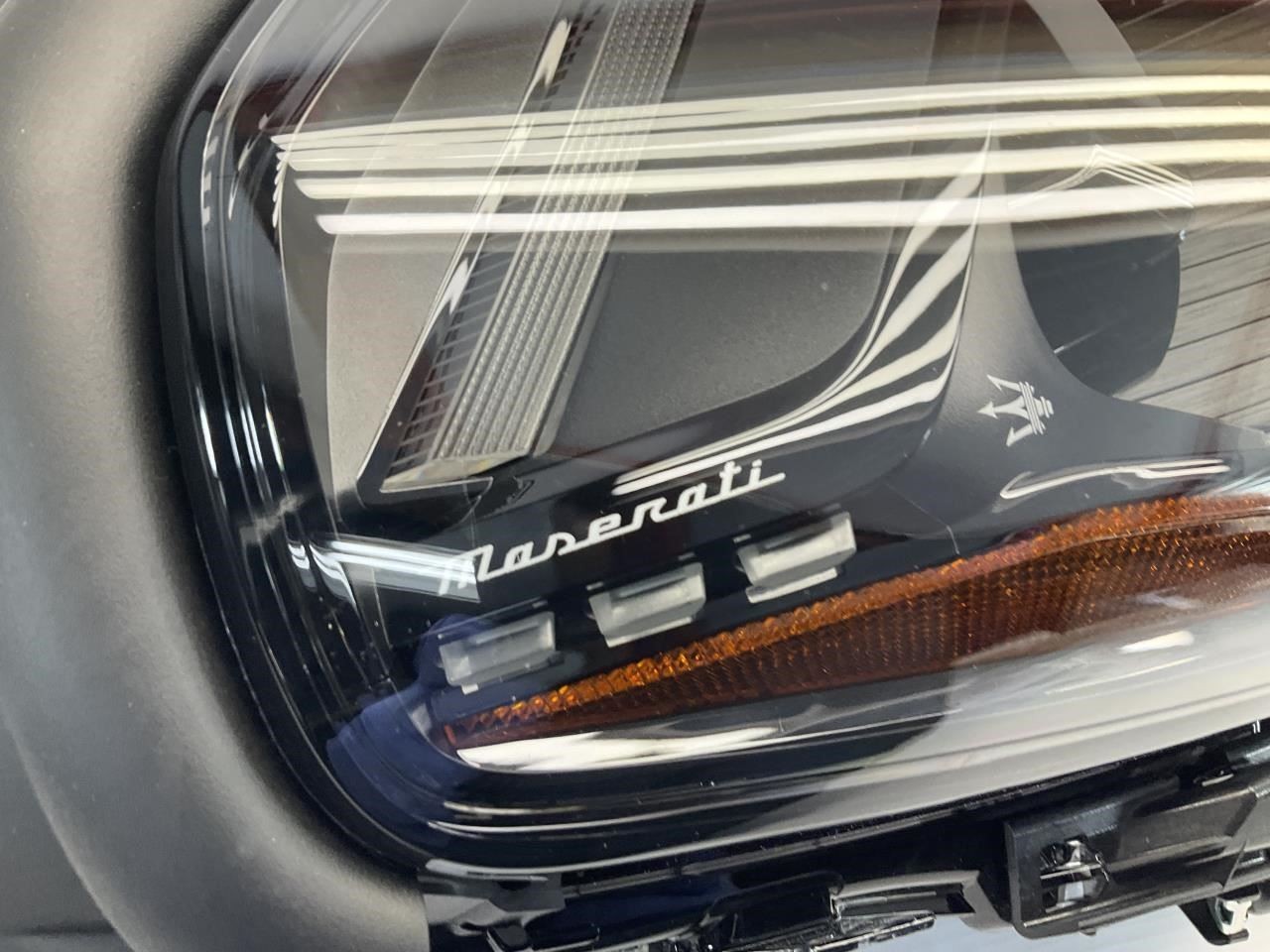 24 2024 Maserati GranTurismo M189 Front Right Passenger Headlight LED T