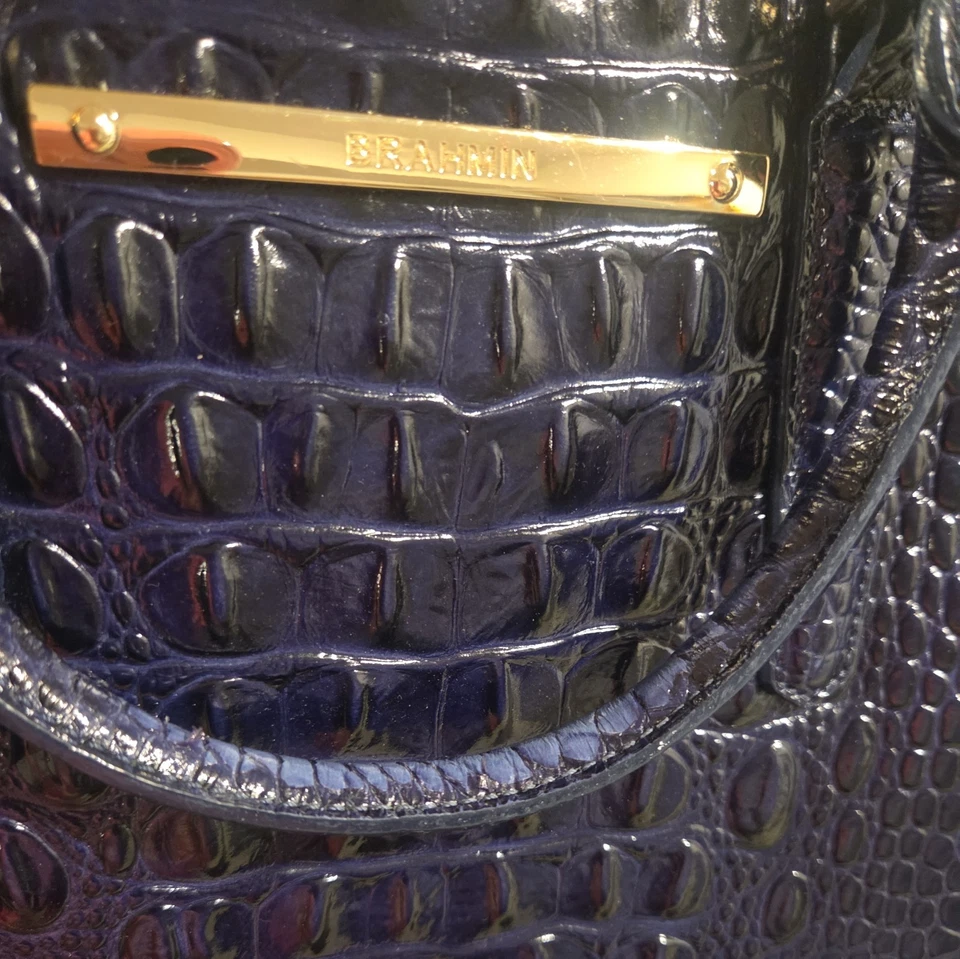 Bolso de Mano Brahmin Business en Cuero Estampado de Cocodrilo Azul Marino Deep-sea Foto 3 de 4