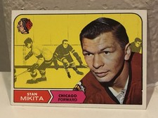 1968-69 Topps Hockey #20 Stan Mikita Chicago Black Hawks EXMT