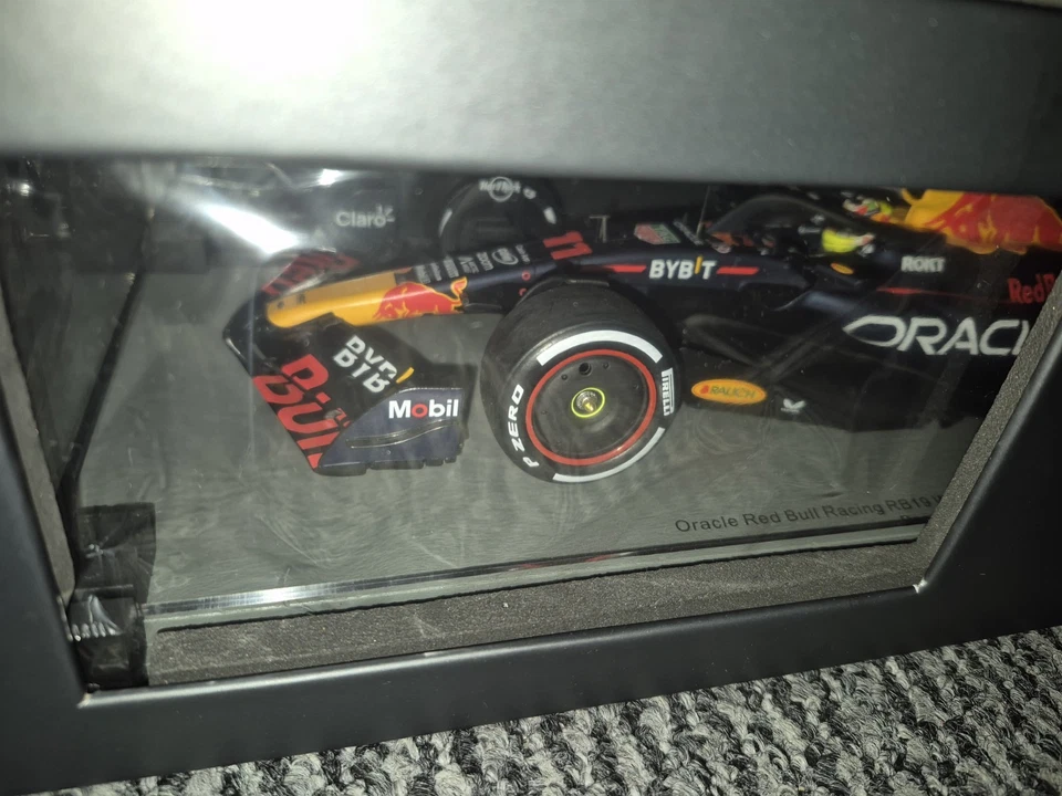 Spark 1/18 Red Bull F1 - Image 3 of 4