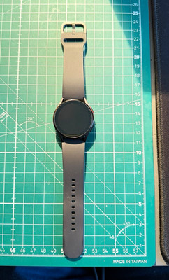 Samsung Galaxy Watch5 SM-R905F 40mm Titan Grau 16 GB Wear OS m. Ladegerät
